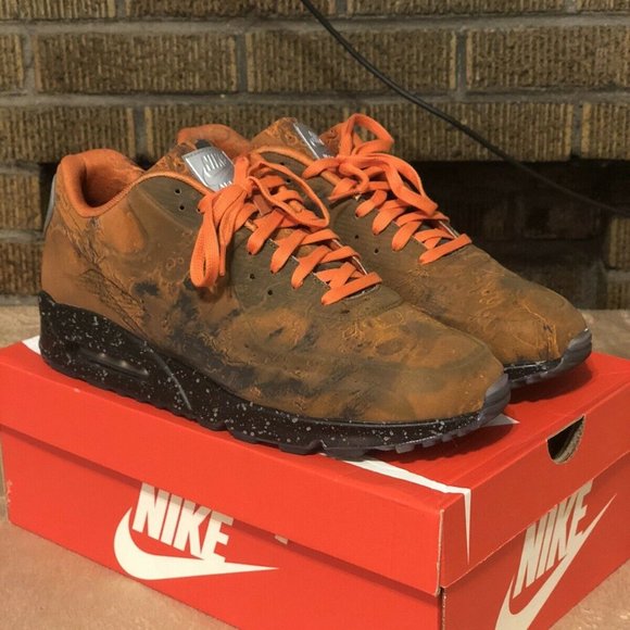 mars landing nikes